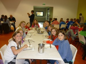 Mittagessen Unser erstes Mittagessen in der Schulkantine